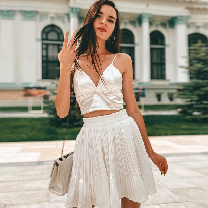 cropped de cetim alcinha verão com bojo removível brilhante brilhoso sexy sensual liso decote decotado ajustável elástico sutian sutiã top bralette lingerie seda branco look réveillon