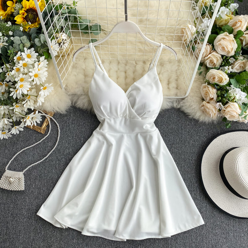 Vestido de Festa Curto Acinturado Alcinha, Branco