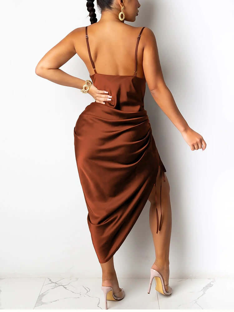 vestido de festa de cetim midi fenda com amarração sensual sexy verão decote V brilhante brilhoso fenda alcinha elegante acinturado costas nuas abertas pregueado assimétrico marrom