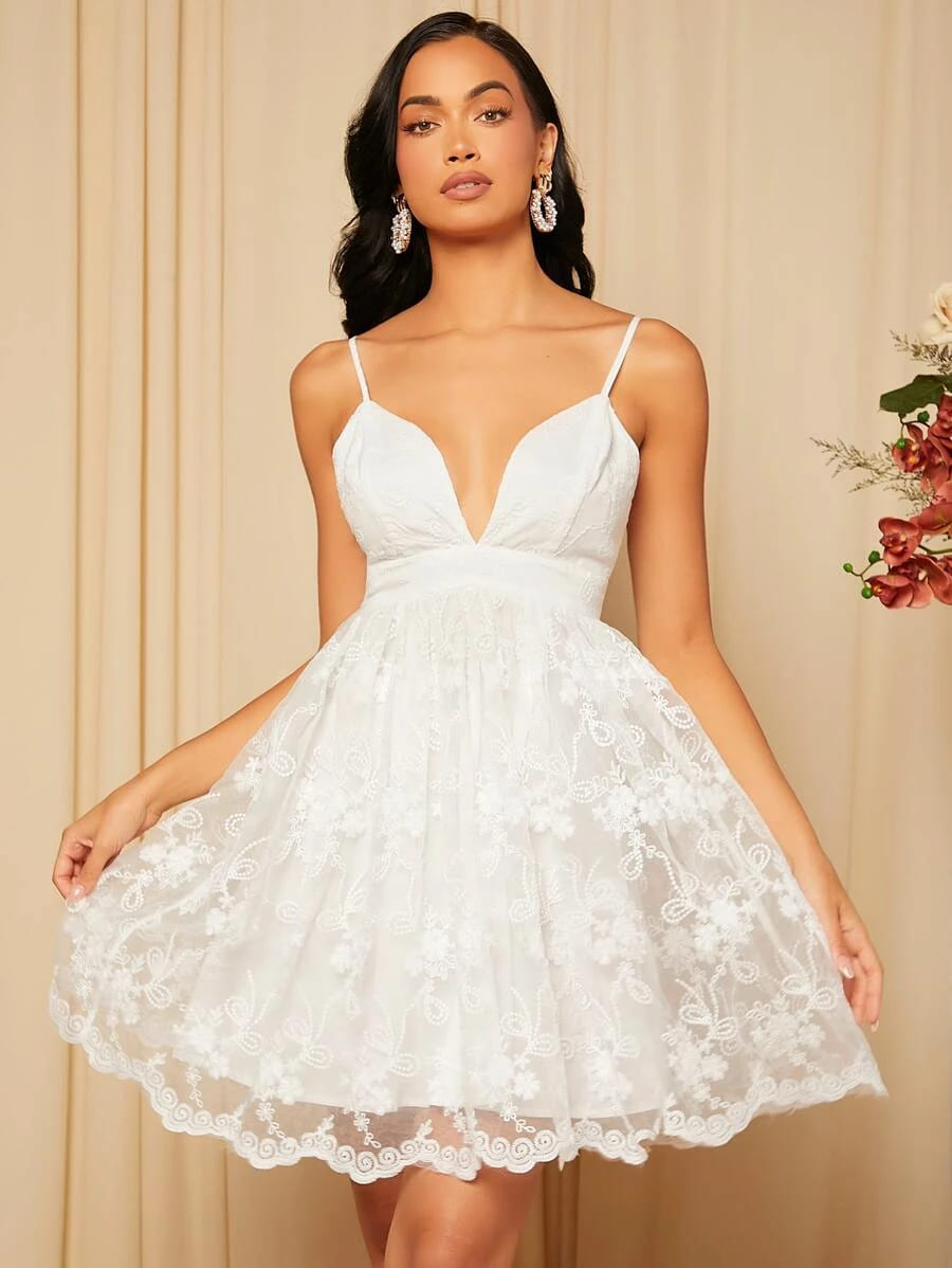 Vestido de Festa Rendado com Tule Bordado Decote Profundo V, PP, P, M, G