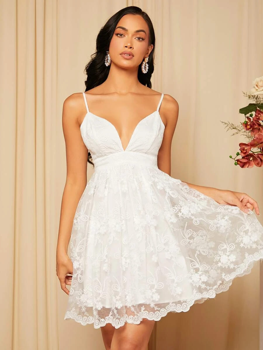 Vestido de Festa Rendado com Tule Bordado Decote Profundo V, PP, P, M, G